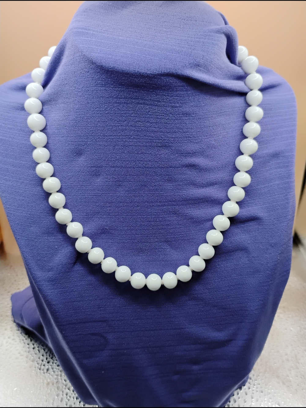 Vintage, Milk Glass, White Bead Necklace - Women Jewelry. 16 in.